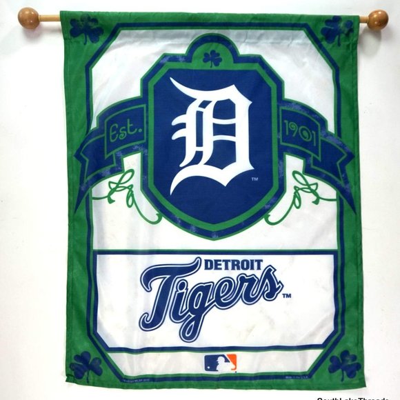 Wincraft Detroit Tigers St Patricks Day Shamrock Banner w/ Dowel Rod